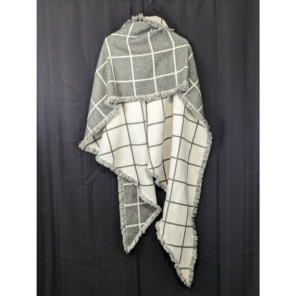 NWOT! ANN TAYLOR! ABSOLUTELY GORGEOUS DOVE GRAY, CREAM HUGE SCARF, WRAP! - Picture 8 of 10